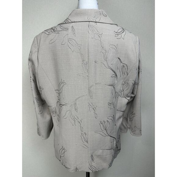 Tan Jay Women’s Blazer Jacket Sz 12 Tan Embroidered Classic Classy Chic Feminine - Picture 6 of 13